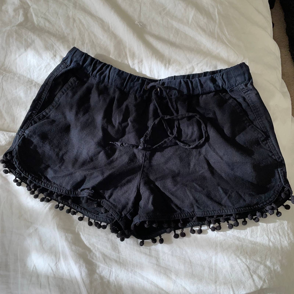 j by jcrew black pom pom shorts